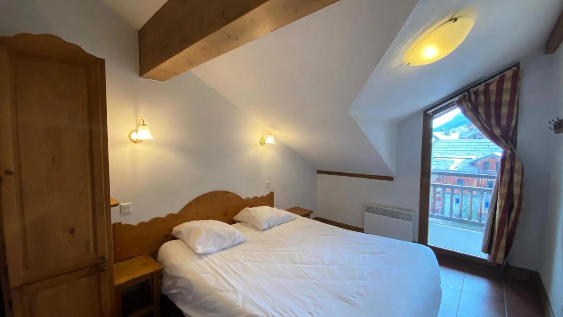 Residence Les Airelles - Appartement En Duplex - Garage Couvert - 50 M Des Pistes De Ski Mae-4114 Montgenevre France