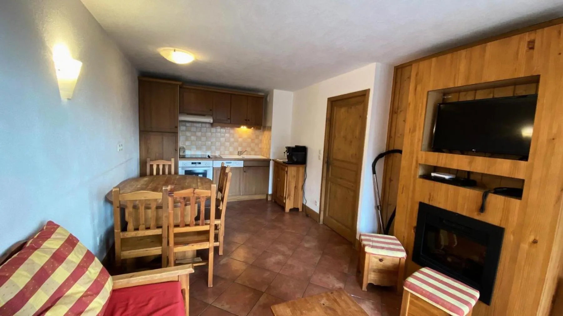 Apartment Residence Les Airelles - Appartement En Duplex - Garage Couvert - 50 M Des Pistes De Ski Mae-4114 Montgenevre France
