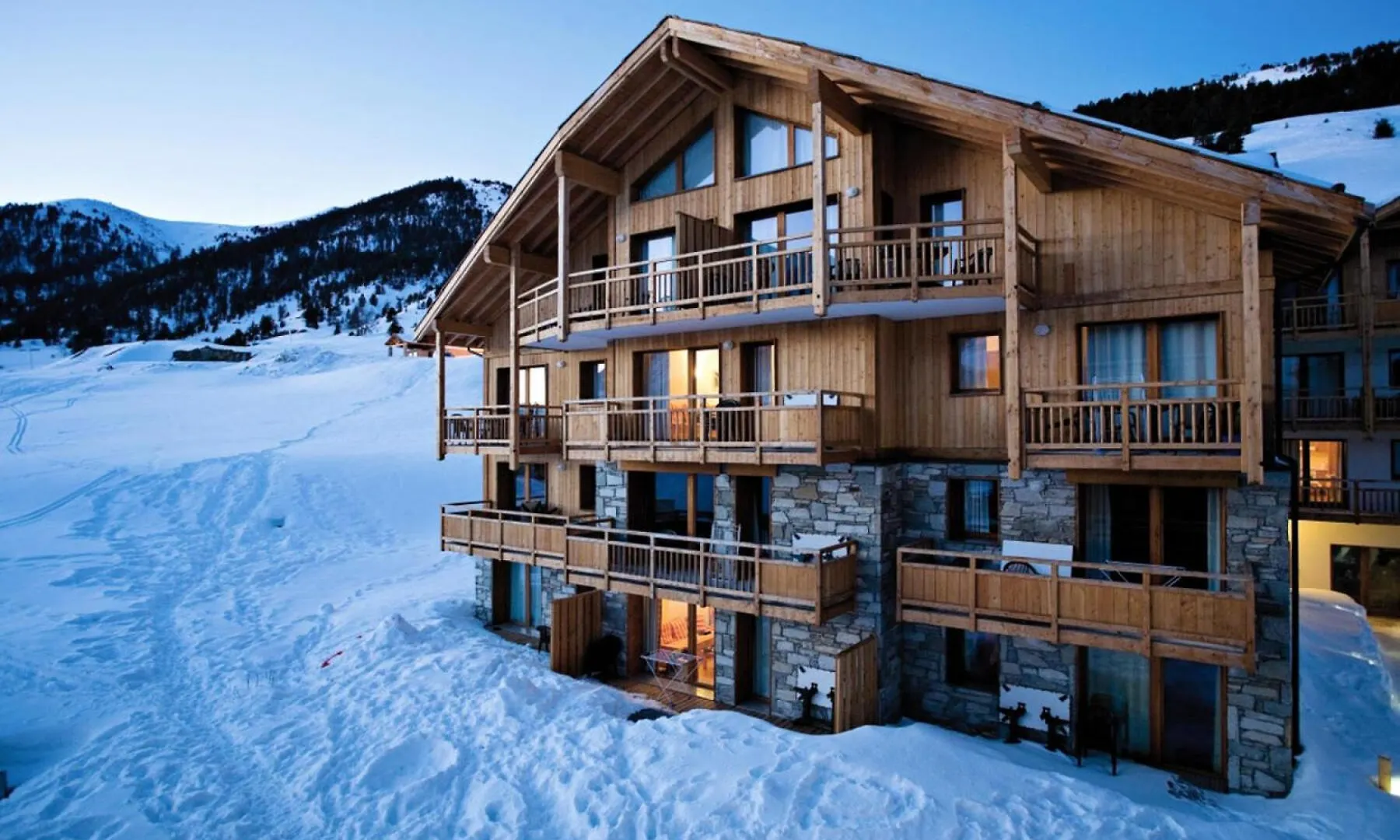 Apartment Residence Les Airelles - Appartement En Duplex - Garage Couvert - 50 M Des Pistes De Ski Mae-4114 Montgenevre